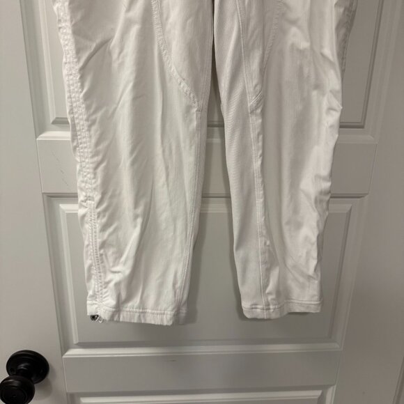 Lululemon Dance Studio Mid-Rise Cropped Pant White (Lined ) - Size 4 - Picture 9 of 9